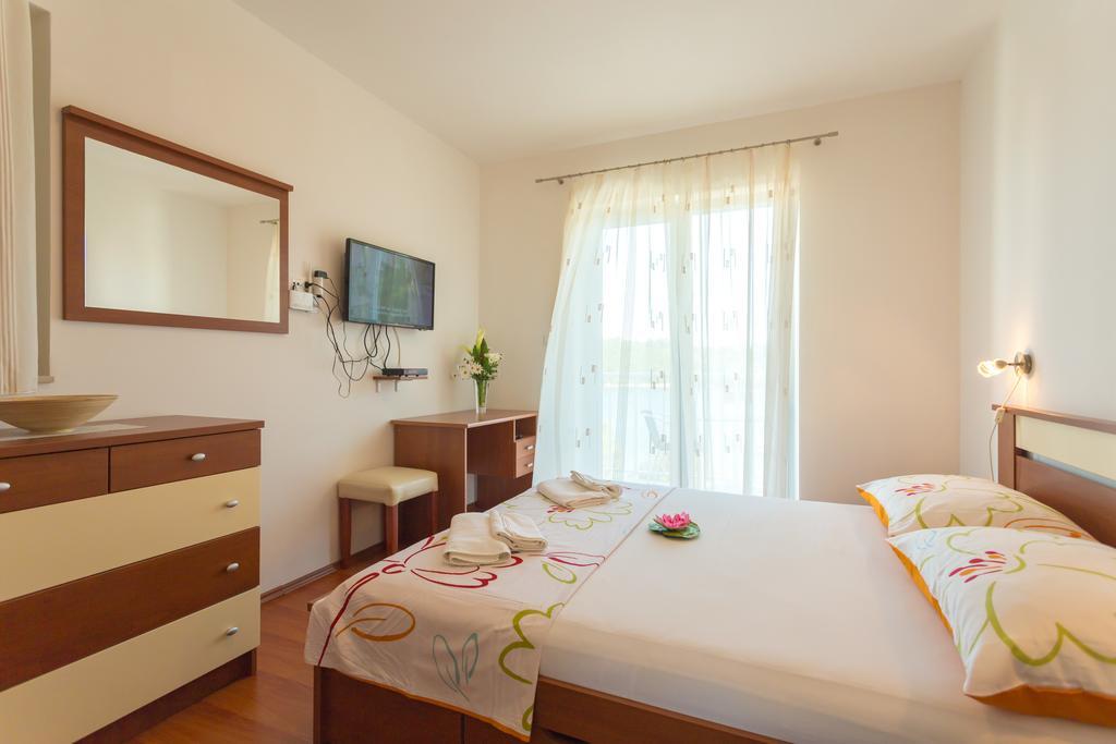 Apartments Slavica โปเมนา ห้อง รูปภาพ