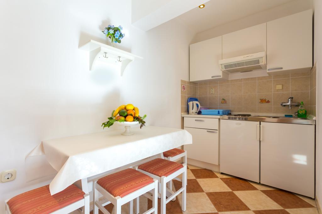 Apartments Slavica โปเมนา ภายนอก รูปภาพ